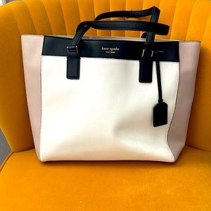 Beautiful sexy work or play bag. Laptop, files, books etc for perfectly!